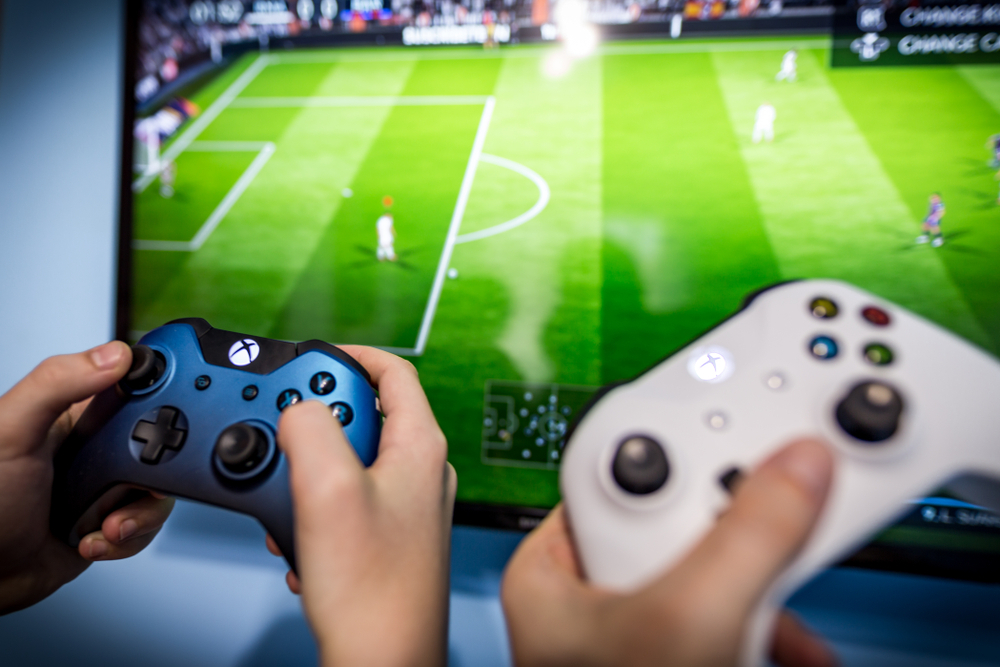 Instead of following trends, Nintendo occasionally pursues groundbreaking ideas. As Microsoft and Sony battled over graphical supremacy with the Xbox 360 and PlayStation 3, Nintendo opted to